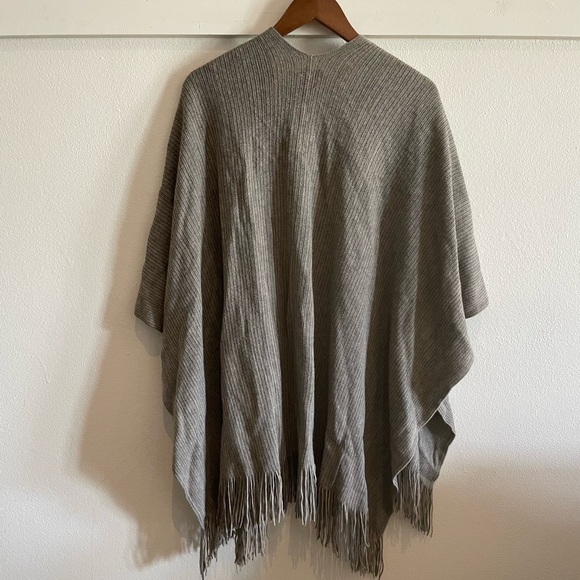 Steve Madden OSFM Brown Tan Fringe Knit Open Shawl Sweater - Picture 7 of 7